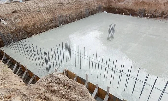 Diseño de Cimentaciones Superficiales en Arica: Análisis con Criterio Local